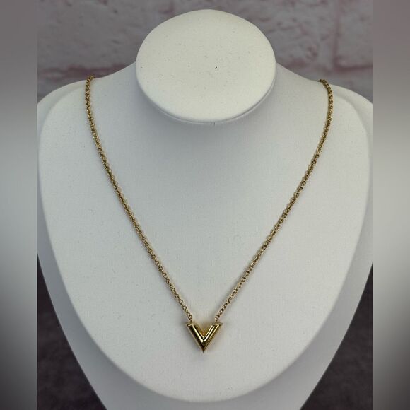 Louis Vuitton V Essentials Goldtone Necklace - Picture 1 of 9